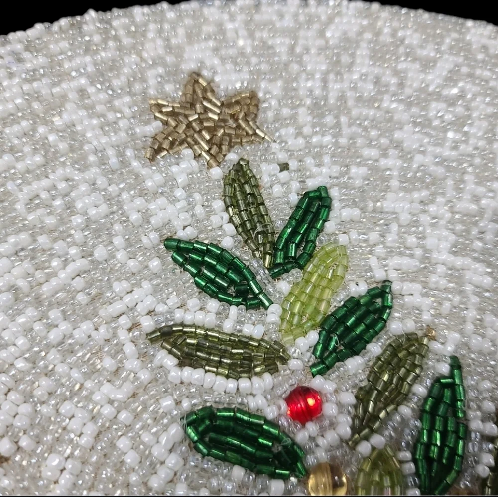 2 Nicole Miller Jeweled Beaded Christmas Tree Snowglobe Placemats Chargers Set